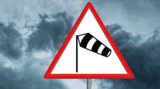 Tempête Austen: fermeture préventive des parcs, plaines de jeux et cimetières