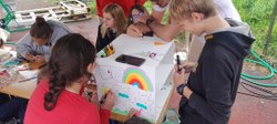 Une boîte à livres à la Maison des Jeunes