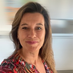 Joelle Van Velthem